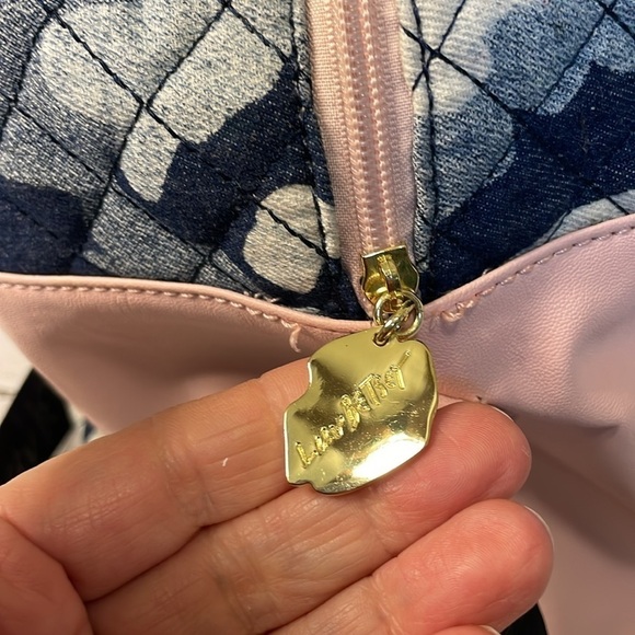 Betsey Johnson Rare Blue Camo and Pink Trim Weekender Duffel Bag - Picture 4 of 13